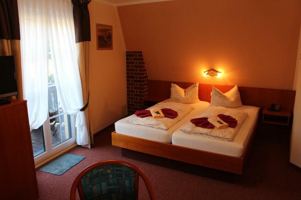 Pension Zur Grünen Eiche Kaulsdorf Exterior foto